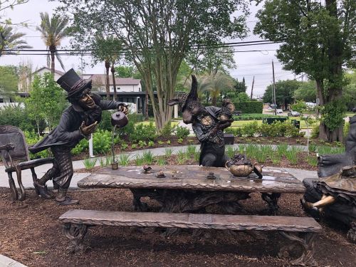 Alice in wonderland Sculpture
