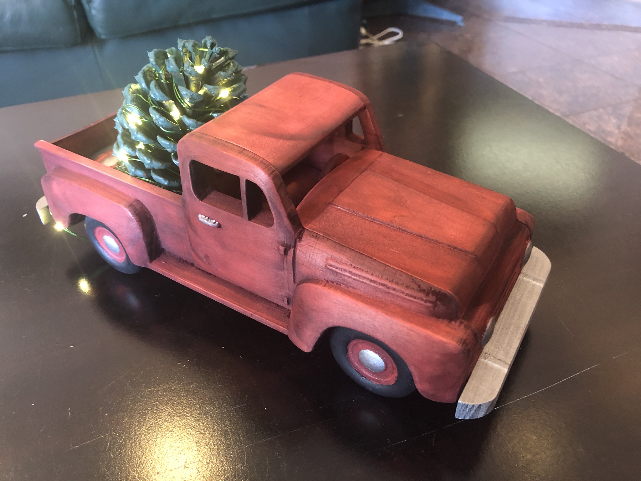 the-red-christmas-truck-build-carvewright