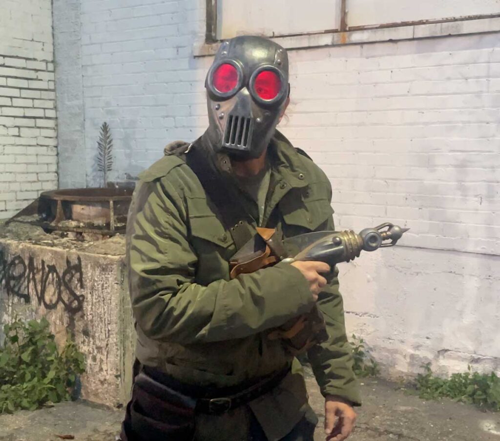 Mask with costume 3