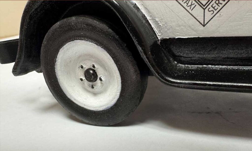 Ernie's Taxi Wheel hub